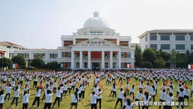 楼盘百科→首页网站→楼盘百科→首页网站→24小时热线电话冰球突破华发虹桥四季售楼处电线华发虹桥四季售楼中心电话→(图2)