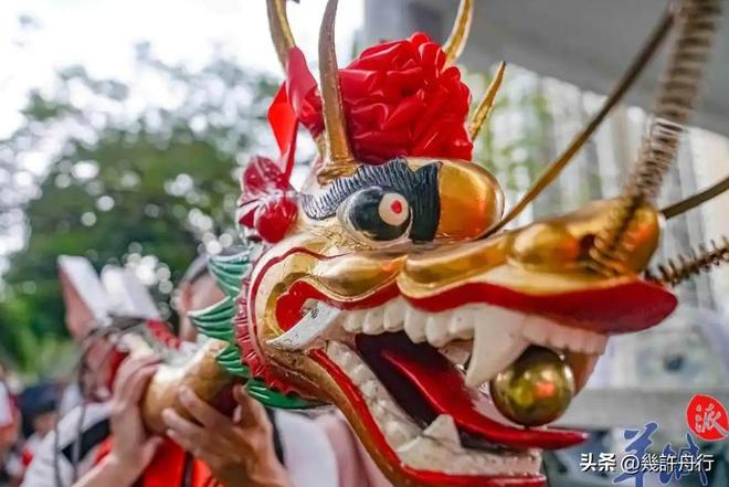 龙舟翻2条翻船原因离谱这下要被嘲笑了冰球突破平台猎德村的船翻了！3条新(图11)
